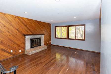 4513 Scott Trail Eagan, MN 55122