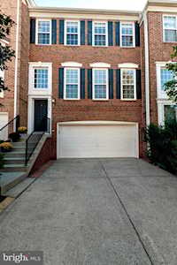 45783 Mountain Pine Square Sterling, VA 20166