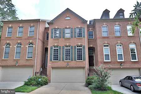 9903 Trosby Vienna, VA 22181