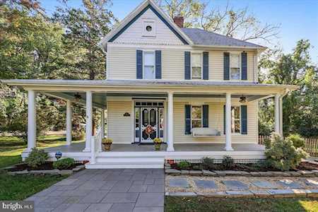2415 Sandburg Dunn Loring, VA 22027