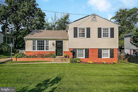 704 Woodburn Rd Rockville, MD 20851