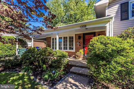 1208 Beechwood Dr Frederick, MD 21701