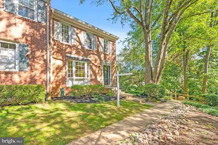2815 Balliett Ct Vienna, VA 22180