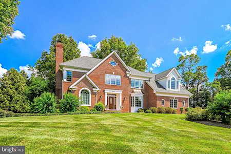 9475 Deramus Farm Ct Vienna, VA 22182