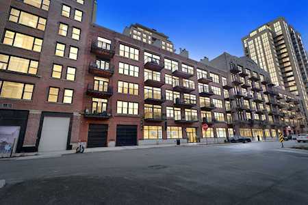 375 W Erie Ave #324 Chicago, IL 60654