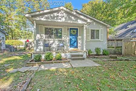 1605 Odette Hartland Twp, MI 48353