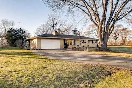 8N710 Wildwood Dr Elgin, IL 60124