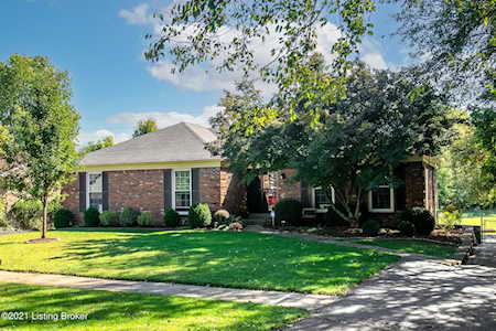9800 Springbark Dr Louisville, KY 40241