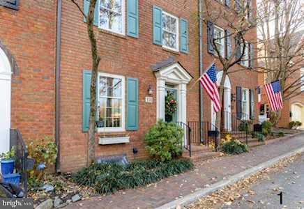 110 Kent Square Rd Gaithersburg, MD 20878