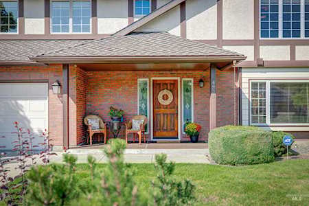 4833 N Rivervista Place Garden City, ID 83714