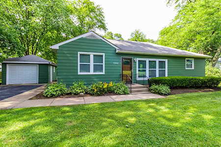 15548 W Stearns School Rd Gurnee, IL 60031