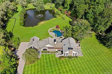 16 Guard Hill Road Bedford Corners, NY 10549