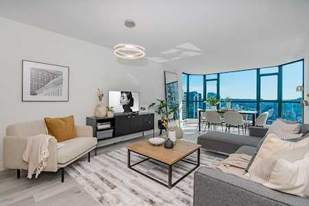 888 Hamilton Street #2102 Vancouver, BC V6B 5W4