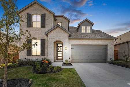 4025 Fox Trotter Drive Aubrey, TX 76227