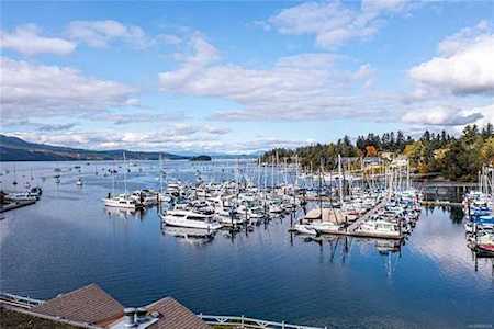 6880 Wallace Dr Central Saanich, BC V8M 1J2