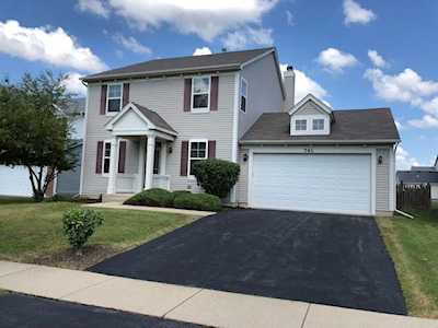 741 Versailles Parkway Oswego, IL 60543