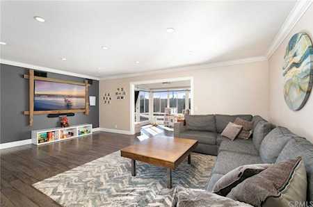 16071 Eagle Ln Huntington Beach, CA 92649