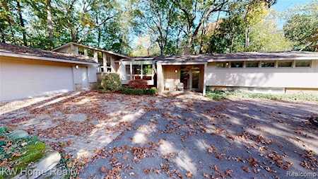 1490 Sodon Lake Dr Bloomfield Twp, MI 48302