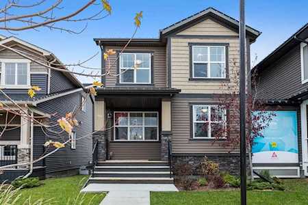 109 Sandstone Drive Okotoks, AB T1S 1R1
