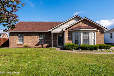5209 Plume Dr Louisville, KY 40258