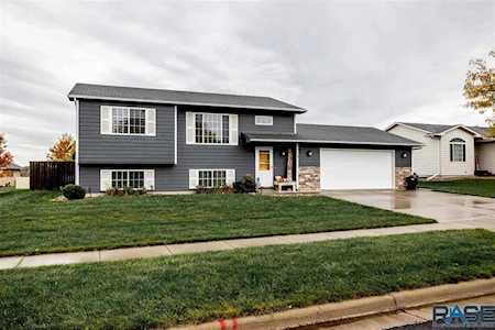 709 N Quartz Ave Brandon, SD 57005