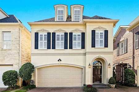 1403 W Hilshire Park Dr Houston, TX 77055