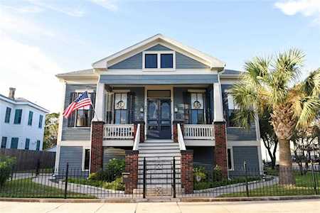 902 Winnie Galveston, TX 77550