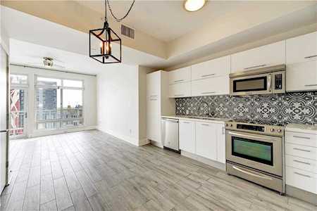 603 Davis ST #1205 Austin, TX 78701