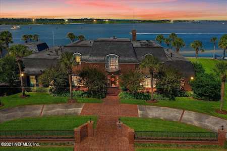 207 Inlet Dr St Augustine, FL 32080