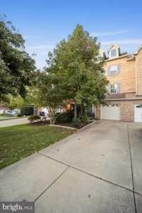 9085 Hardesty Dr Clinton, MD 20735