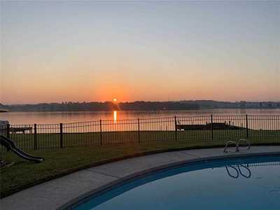 9980 E Shore Dr Willis, TX 77318