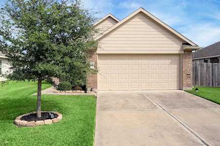 5730 Straight Way Kingwood, TX 77339