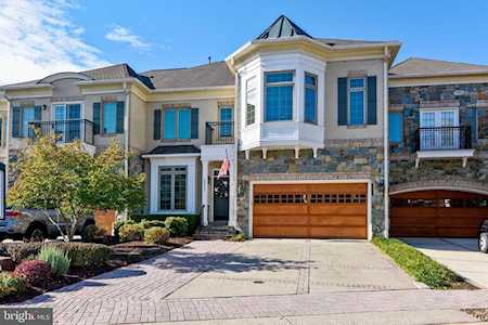 18353 Fairway Oaks Square Leesburg, VA 20176