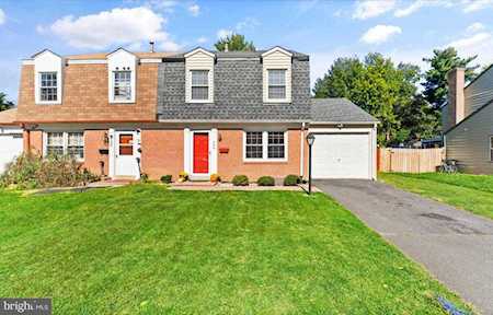 706 Edwards Ferry Rd Leesburg, VA 20176