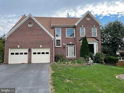 7715 Royal Azalea Ct Springfield, VA 22153