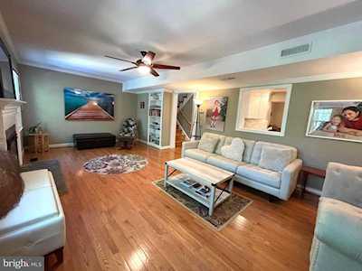 916 Moorefield Creek Rd Vienna, VA 22180