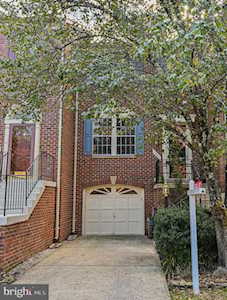 1461 Park Garden Ln Reston, VA 20194
