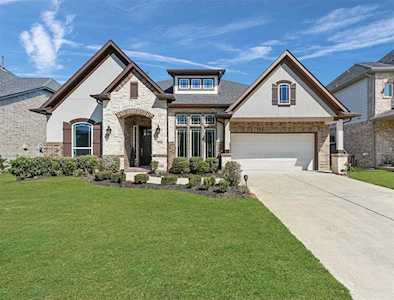 4214 Carol Ridge Dr Sugar Land, TX 77479
