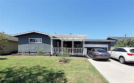 7651 Rhone Ln Huntington Beach, CA 92647