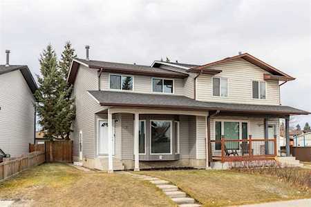 17 Castleridge Way Calgary, AB T3J 1N8
