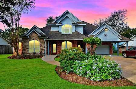 614 Oyster Creek Dr Sugar Land, TX 77478