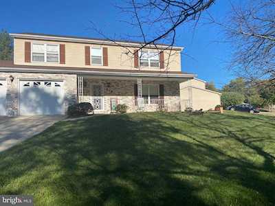818 Falcon Dr Upper Marlboro, MD 20774