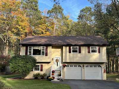 44 Wineberry La Malta, NY 12020