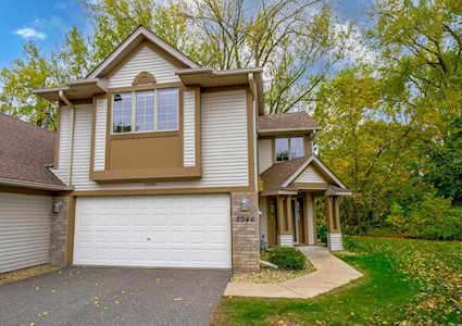 2046 Holloway Avenue E Maplewood, MN 55109