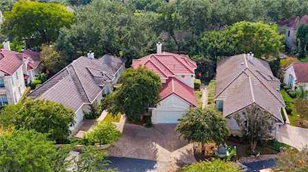 209 The Hills DR #10 The Hills, TX 78738