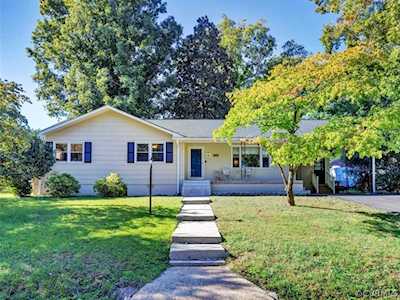 14620 Cornwall Ln Chester, VA 23836