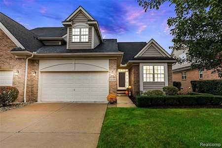 32955 Brookside Circle Livonia, MI 48152