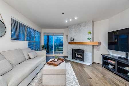 933 W 8th Avenue #201 Vancouver, BC V5Z 1E4
