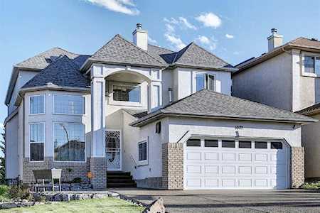 1077 Panorama Hills Landing NW Calgary, AB T3K 5M7