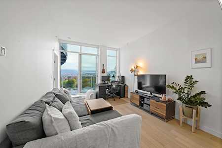 2221 E 30th Avenue #PH1 Vancouver, BC V5N 0G6